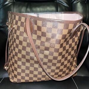 Louis Vuitton Neverfull MM